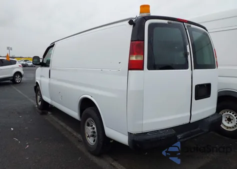2008 Chevrolet Express Work Van z USA, uszkodzony, nr VIN 1GCHG35K881152317
